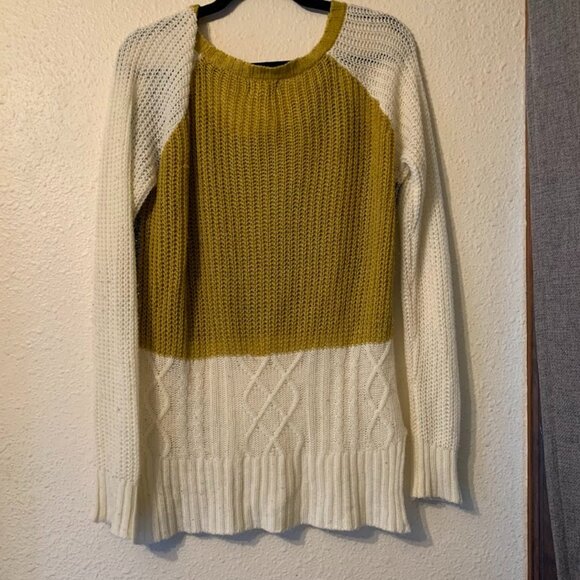 Fifty Street Lightweight Crew Knit Sweater - Size L - Picture 2 of 7